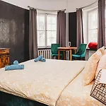 4 Bedroom Old Town - 3 Bathrooms Apartamento *