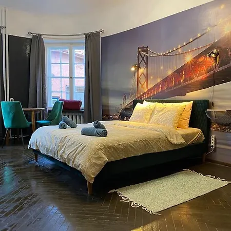4 Bedroom Old Town - 3 Bathrooms Апартаменты